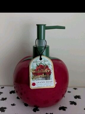 Maison De Base Hand Soap - Tomato Stem And Basil Scented